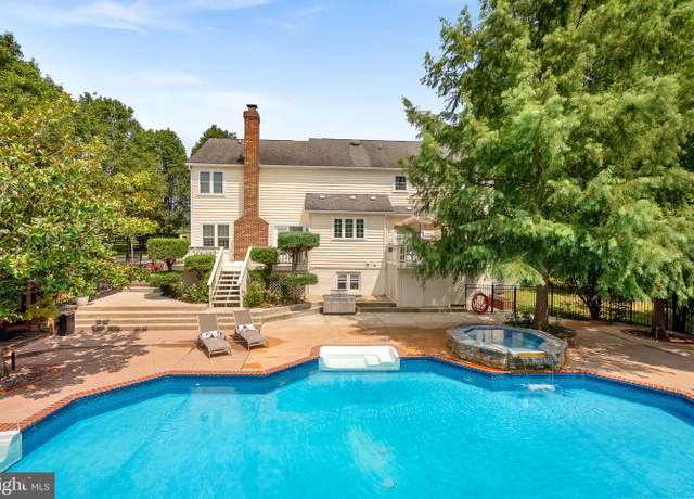 Property at 15700 Trapshire Ct, Waterford, VA 20197, 5 beds, 3.5 baths
