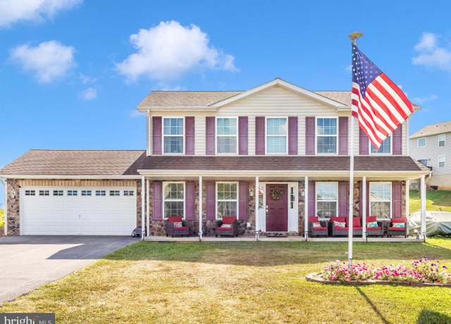 Property at 7 Spyglass Dr, Martinsburg, WV 25403, 3 beds, 2.5 baths