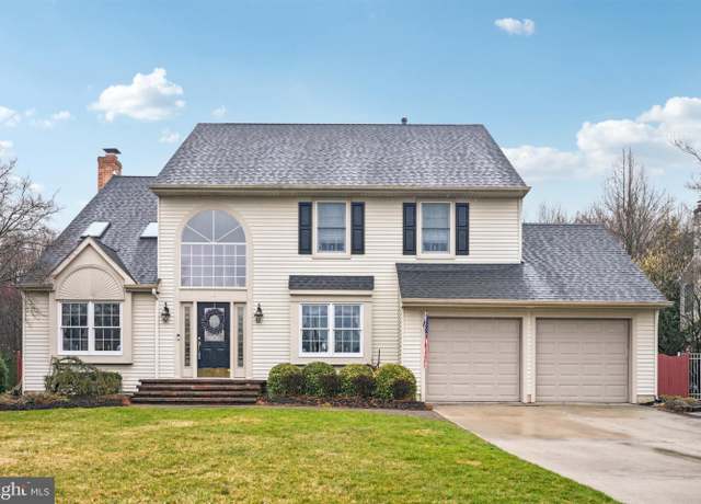 Property at 19 Old Republic Ln, Marlton, NJ 08053, 4 beds, 2.5 baths
