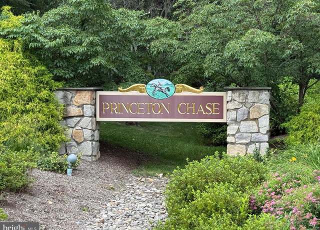 Property at 17 Springhill Dr, Princeton Junction, NJ 08550, 4 beds, 2.5 baths