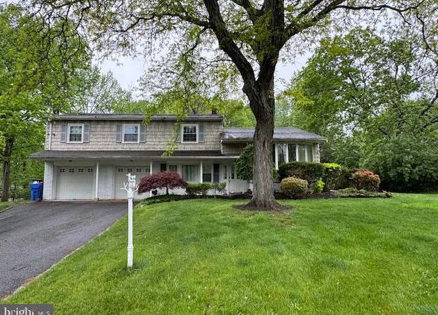 Property at 134 Devon Rd, Colonia, NJ 07067, 4 beds, 2.5 baths