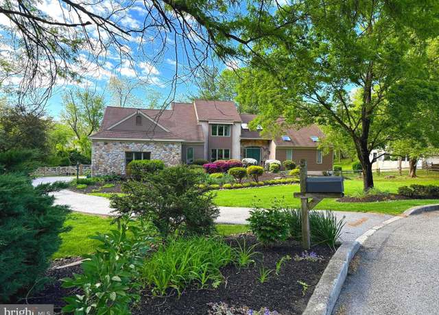 Property at 4 E Spring Oak Cir, Media, PA 19063, 4 beds, 2.5 baths