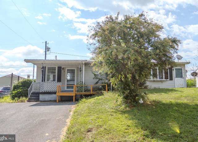Property at 60 Fifth Ave, Fayetteville, PA 17222, 2 beds, 1 bath
