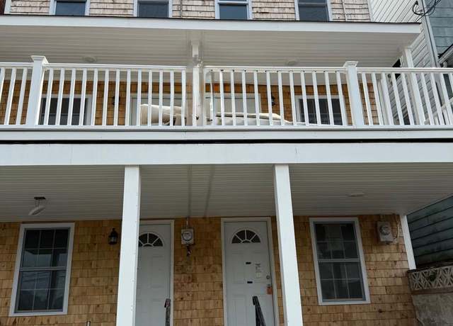 Property at 924-926 W Spruce St, Coal Township, PA 17866, 3 beds, 2 baths
