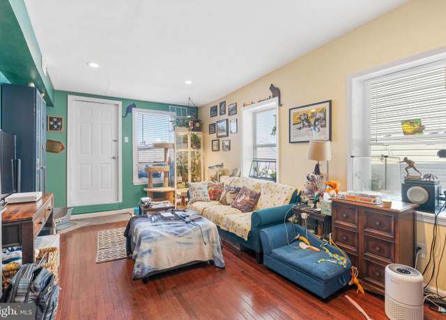 Property at 1718 S 4th St, Philadelphia, PA 19148, 5 beds, 4 baths