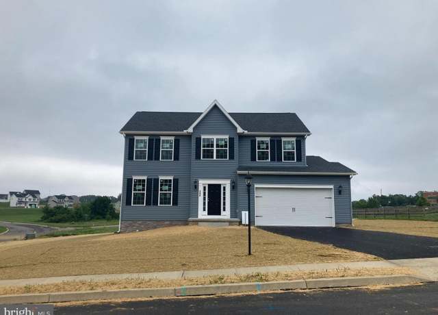 Property at 105 Fieldstone Dr #17, Hanover, PA 17331, 4 beds, 2.5 baths
