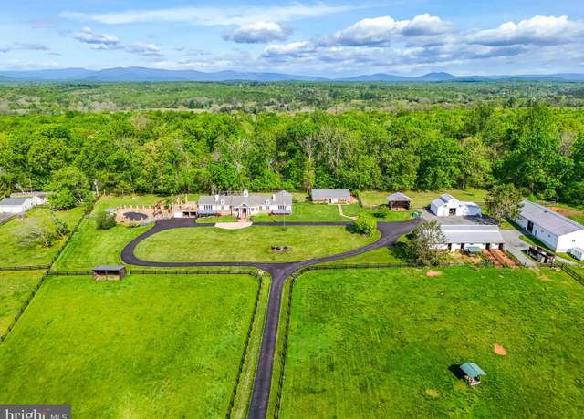 Property at 8511 Leeds Manor Rd, Warrenton, VA 20186, 4 beds, 4.5 baths