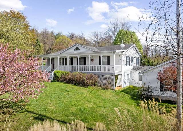 Property at 1049 Laurel Grove Rd, Winchester, VA 22602, 3 beds, 3 baths