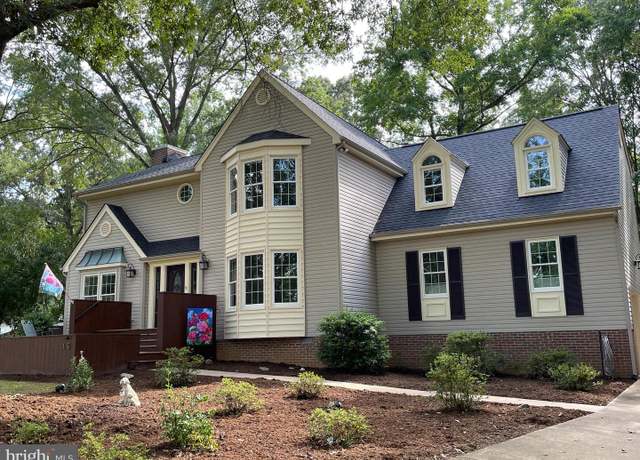 Property at 15 Clarion Dr, Fredericksburg, VA 22405, 5 beds, 2.5 baths
