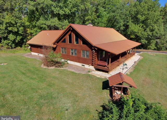 Property at 678 Walker School Rd, Townsend, DE 19734, 4 beds, 3 baths