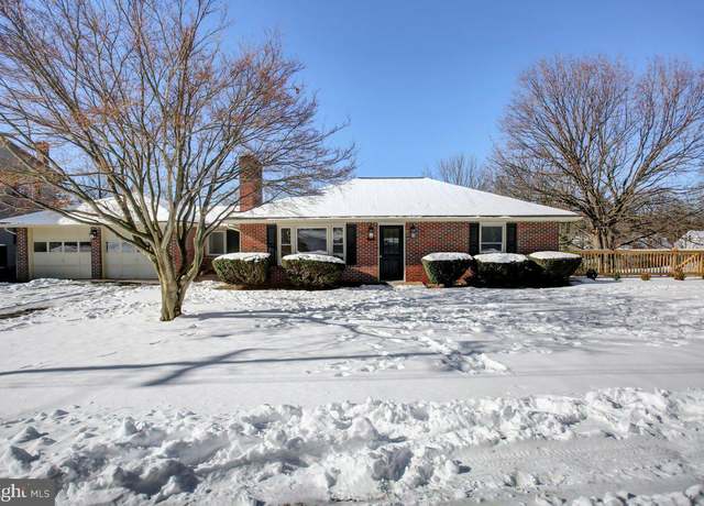 Property at 11926 Turners Ln, Hagerstown, MD 21742, 4 beds, 2 baths