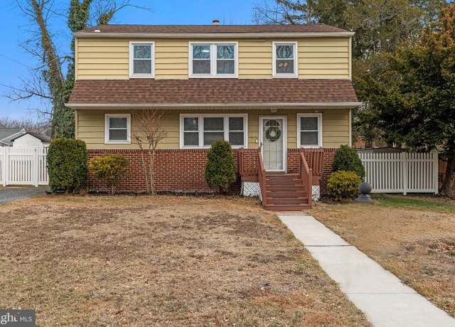 Property at 255 W Maple Ave, Lindenwold, NJ 08021, 3 beds, 1.5 baths