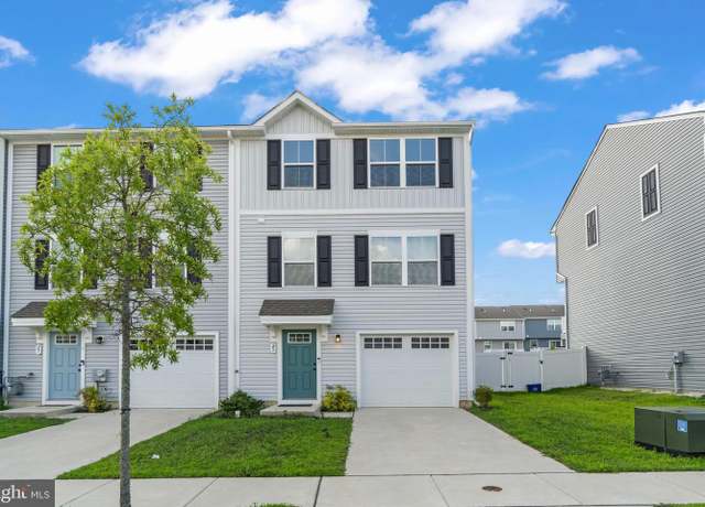 Property at 25 Mulberry Ln, Clementon, NJ 08021, 3 beds, 2.5 baths