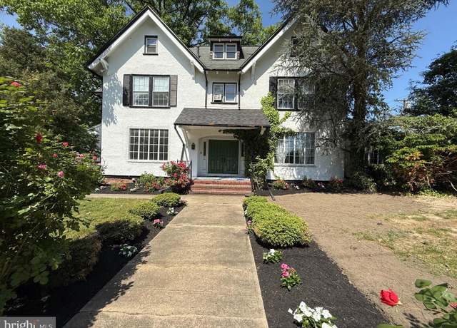 Property at 7 S Childs St, Woodbury, NJ 08096, 5 beds, 3.5 baths