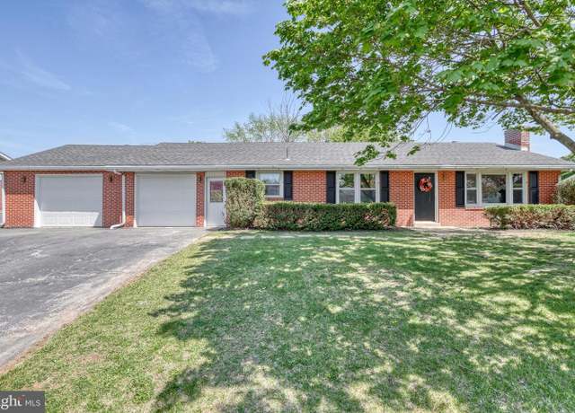Property at 1895 Douglas Dr, Carlisle, PA 17013, 3 beds, 1.5 baths