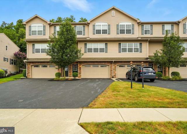 Property at 160 Old Schoolhouse Ln, Mechanicsburg, PA 17055, 3 beds, 2.5 baths