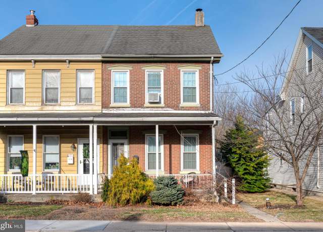 Property at 337 S Hanover St, Pottstown, PA 19465, 4 beds, 1.5 baths