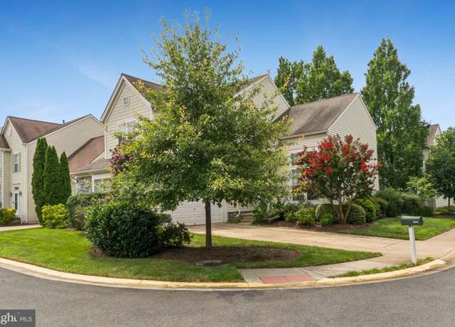 Property at 12513 Fox View Way, Reston, VA 20191, 5 beds, 3.5 baths
