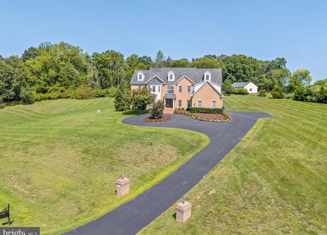 Property at 40752 Canongate Dr, Leesburg, VA 20175, 4 beds, 5 baths