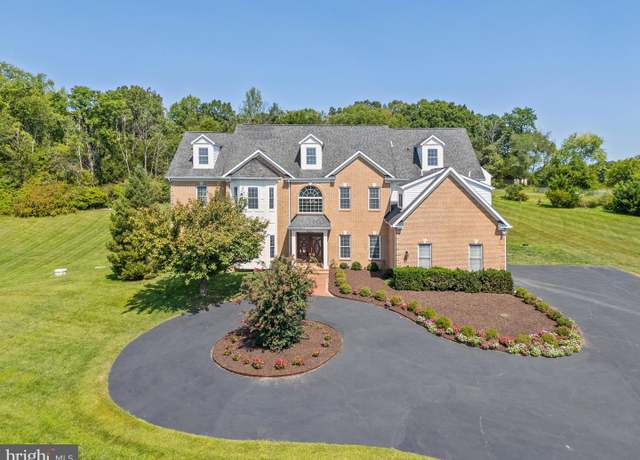 Property at 40752 Canongate Dr, Leesburg, VA 20175, 4 beds, 5 baths