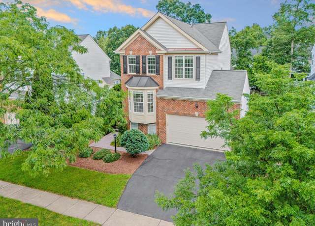 Property at 43444 Quentin St, Chantilly, VA 20152, 4 beds, 2.5 baths
