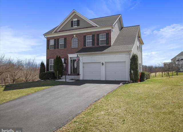 Property at 72 Rolling Green Ct, Shepherdstown, WV 25443, 6 beds, 4.5 baths