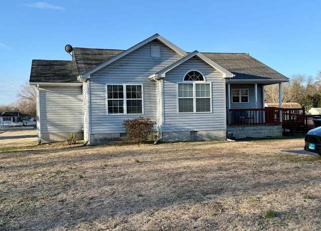Property at 1024 Fence Post Ln, Viola, DE 19979, 4 beds, 3.5 baths