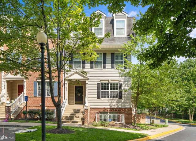 Property at 11334 King George Dr #11, Wheaton, MD 20902, 2 beds, 2 baths