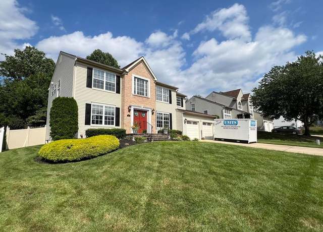 Property at 8 Autumn Ct, Blackwood, NJ 08012, 4 beds, 2.5 baths