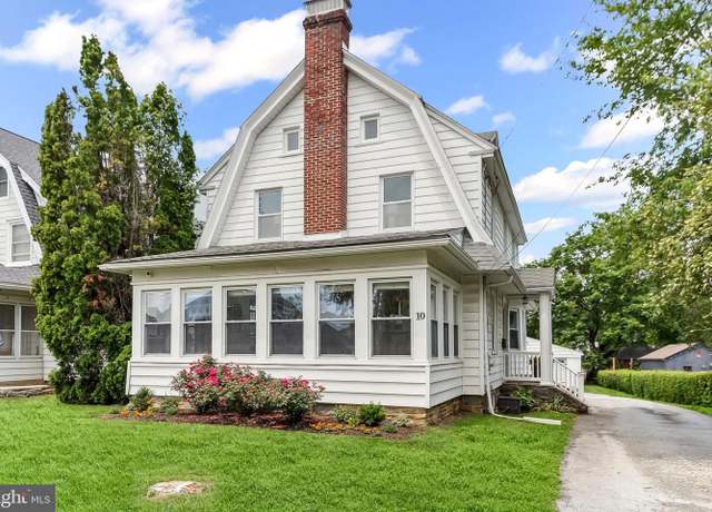 Property at 10 Lincoln Ave, Havertown, PA 19083, 4 beds, 1.5 baths