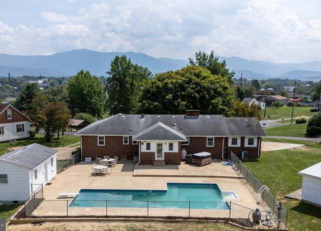 Property at 62 Rosser Dr, Luray, VA 22835, 3 beds, 2.5 baths