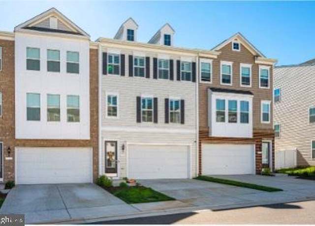 Property at 5043 Melissa Pl, Woodbridge, VA 22192, 4 beds, 3.5 baths
