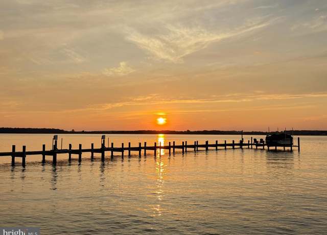 Property at 21055 Breton Beach Ct, Leonardtown, MD 20650, 3 beds, 2.5 baths