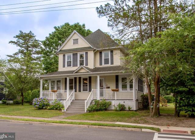 Property at 135 Madison Ave, Laurel Springs, NJ 08021, 5 beds, 3 baths