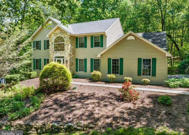 Property at 10 Vista Ct, Fleetwood, PA 19522, 4 beds, 3 baths