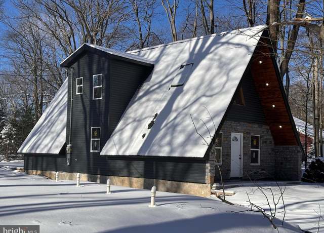 Property at 3211 Beech Ridge Dr, Pocono Summit, PA 18346, 3 beds, 2 baths