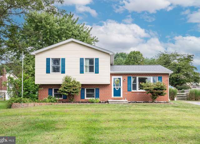 Property at 14 Garden Ln, Hanover, PA 17331, 3 beds, 2 baths
