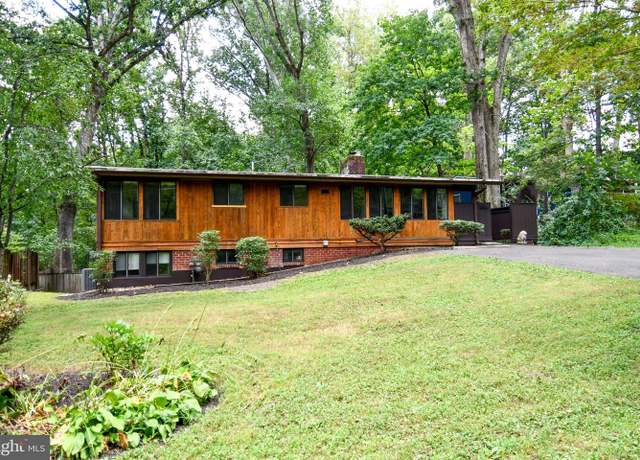 Property at 3321 Hartwell Ct, Falls Church, VA 22042, 4 beds, 2 baths