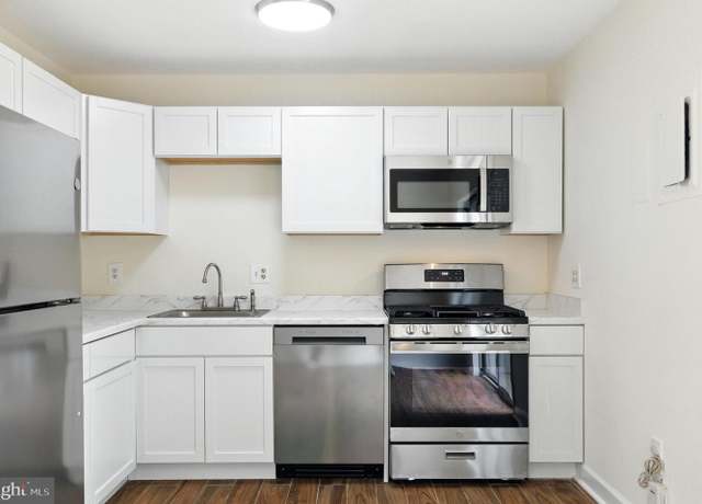 Property at 2201 Chamblee Pl, Herndon, VA 20170, 2 beds, 1 bath