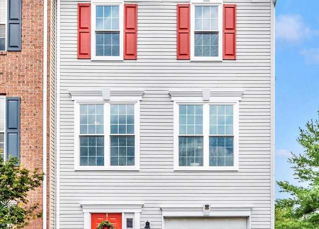 Property at 2430 Huntwood Ct, Frederick, MD 21702, 3 beds, 3.5 baths