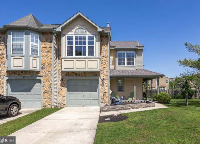 Property at 15 Knighton Ln, Mount Laurel, NJ 08054, 3 beds, 2.5 baths