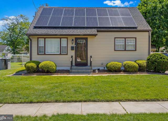 Property at 35 Shackamaxon Dr, Hamilton, NJ 08690, 3 beds, 2 baths