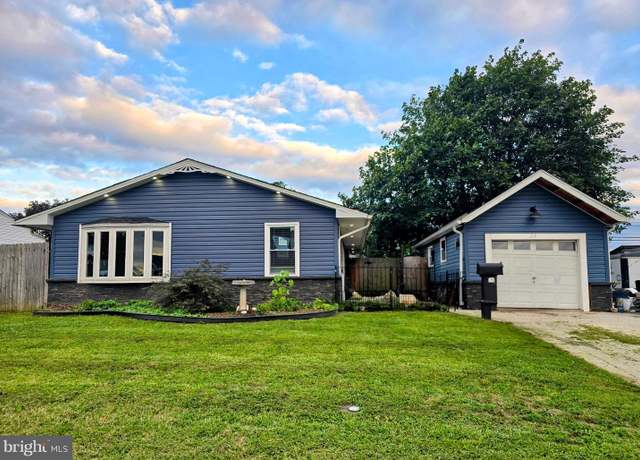 Property at 26 Poplar Ln, Levittown, PA 19054, 3 beds, 1.5 baths