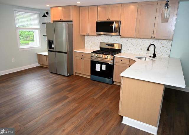 Property at 5107 Whitehall Dr, Clifton Heights, PA 19018, 3 beds, 1.5 baths