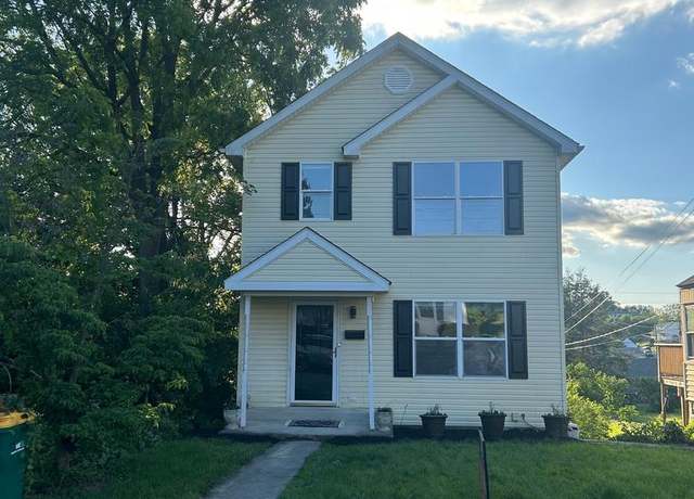 Property at 32 N Phillips Ave, Waynesboro, PA 17268, 3 beds, 2.5 baths