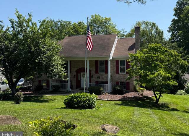 Property at 4951 Bossler Rd, Elizabethtown, PA 17022, 3 beds, 2 baths