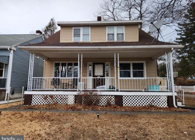 Property at 751 W Pine St, Frackville, PA 17931, 3 beds, 2.5 baths