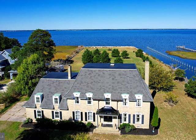 Property at 5557 Main St, Chincoteague Island, VA 23336, 4 beds, 4 baths