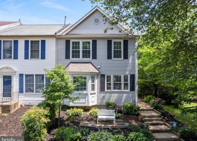Property at 33 Pepper Tree Ct, Warrenton, VA 20186, 3 beds, 3.5 baths