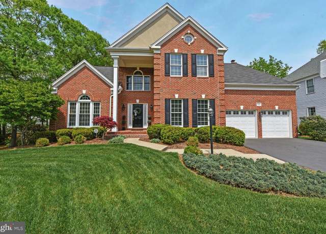 Property at 12804 New Parkland Dr, Herndon, VA 20171, 4 beds, 4.5 baths